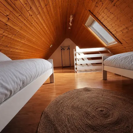 Kleine Muschelbude Mit Balkon Und Wallbox In Nessmersiel شقة دورنوم