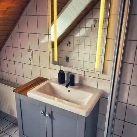 Kleine Muschelbude Mit Balkon Und Wallbox In Nessmersiel Διαμέρισμα *