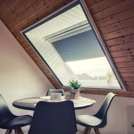 Kleine Muschelbude Mit Balkon Und Wallbox In Nessmersiel Διαμέρισμα *